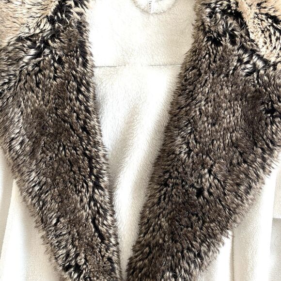 Pottery Barn Faux Fur Ombre Robe Soft Plush Hooded - Picture 5 of 10